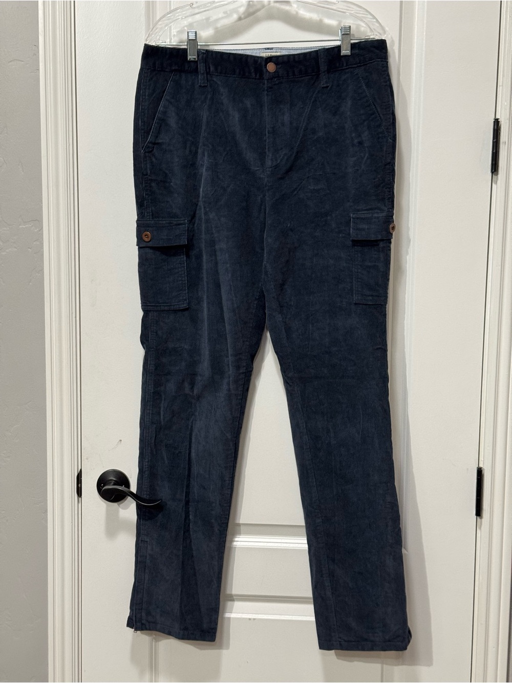 L.L. Bean Womans 14 Navy Corduroy Cargo Pants.